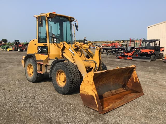 Image of John Deere 244J equipment image 2
