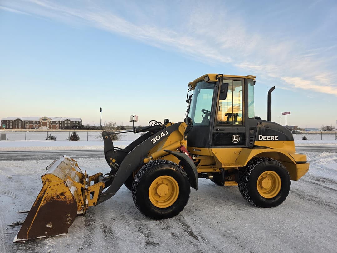 Image of John Deere 304J Primary image