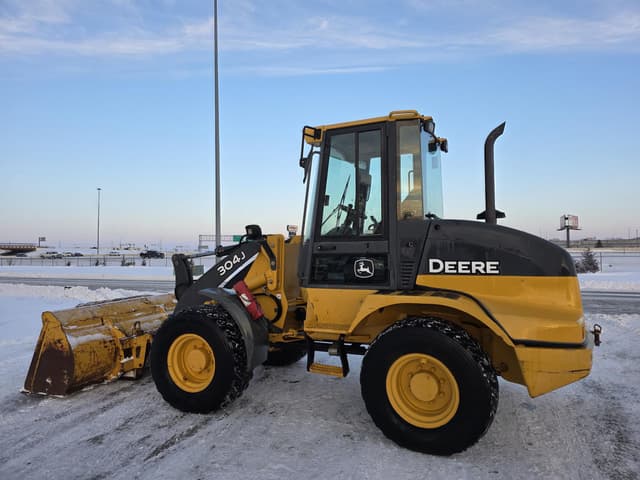 Image of John Deere 304J equipment image 2