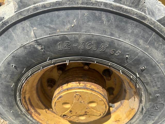 Image of John Deere 310J equipment image 3