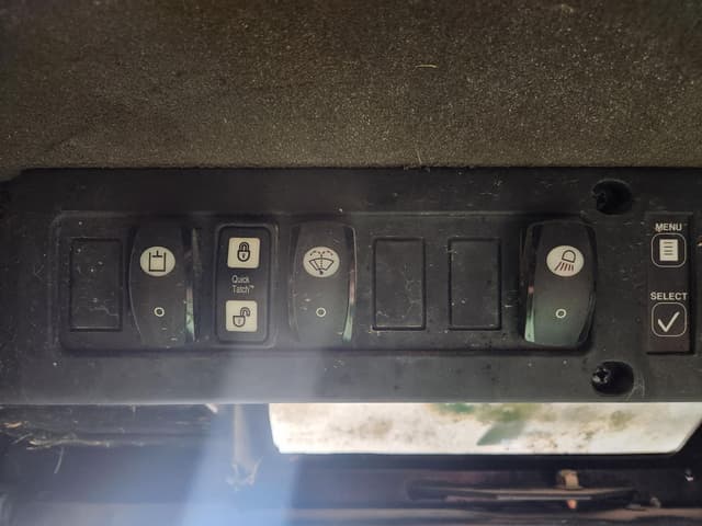 Image of John Deere 320 equipment image 3