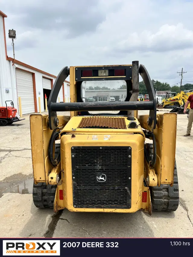 Image of John Deere 332 equipment image 3