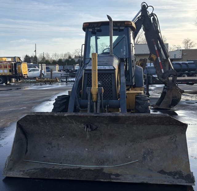 Image of John Deere 410J equipment image 3