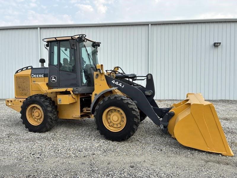 2007 John Deere 444J Equipment Image0