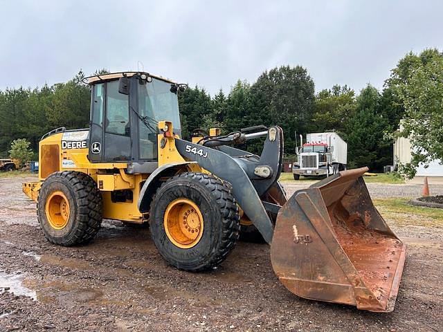 Image of John Deere 544J equipment image 1