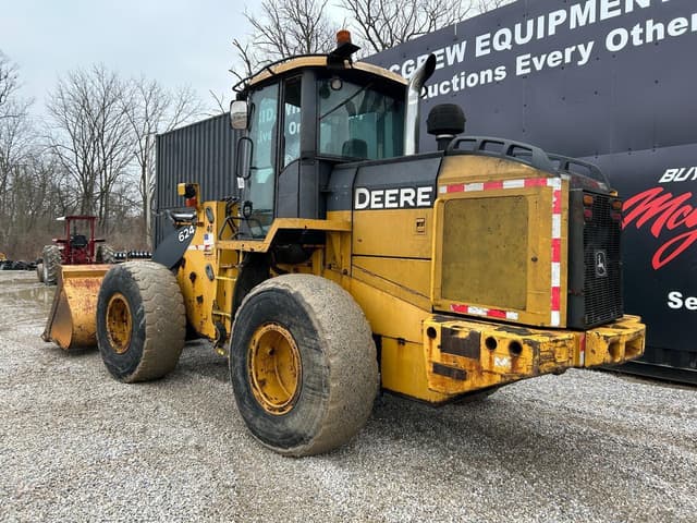 Image of John Deere 624J equipment image 1