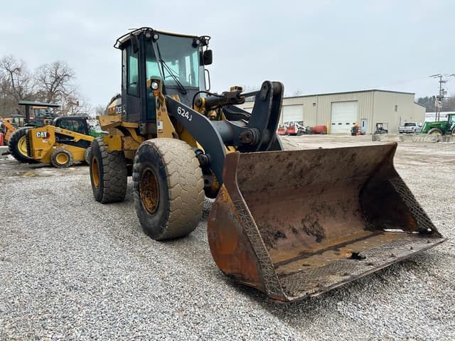 Image of John Deere 624J equipment image 4