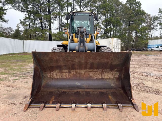 Image of John Deere 624J equipment image 1