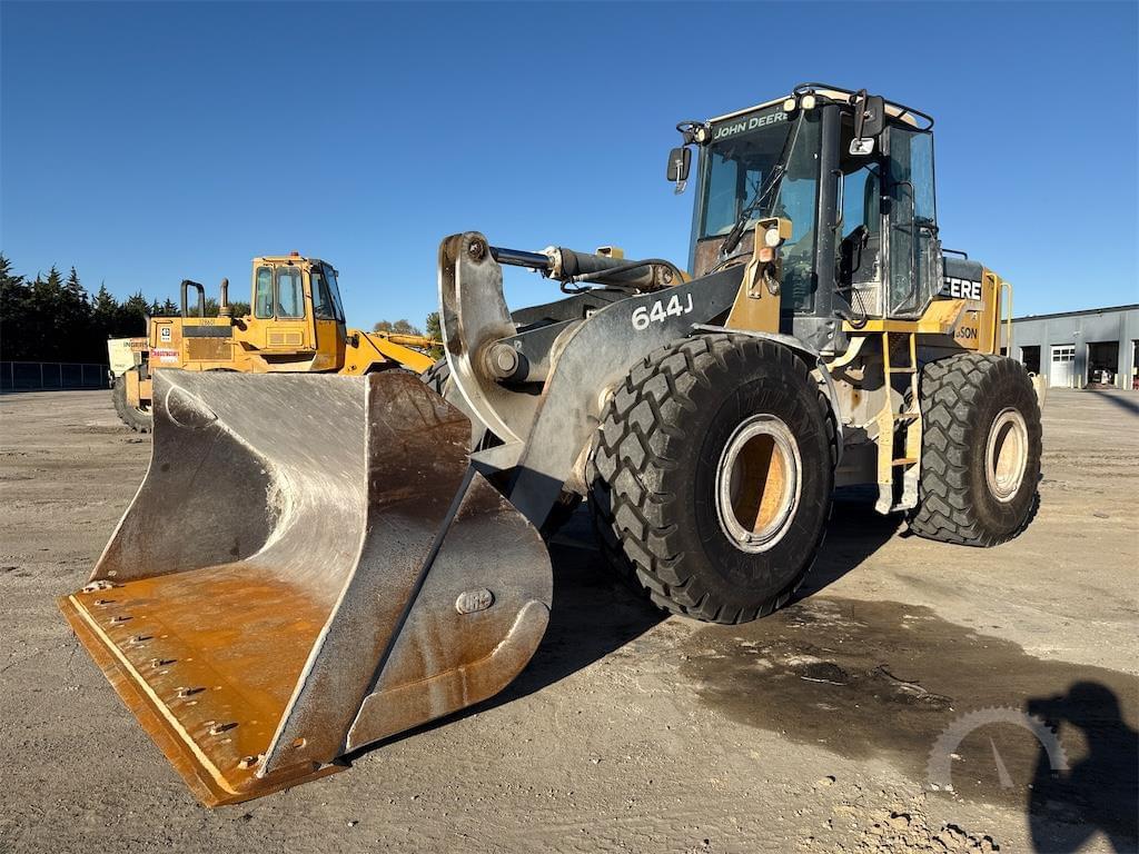 Image of John Deere 644J Primary image