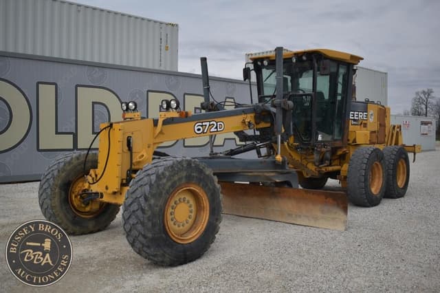 Image of John Deere 672D equipment image 1