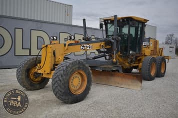 Main image John Deere 672D