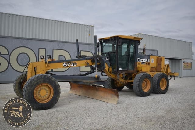 Image of John Deere 672D equipment image 3