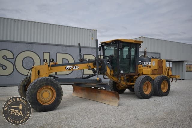 Image of John Deere 672D equipment image 4