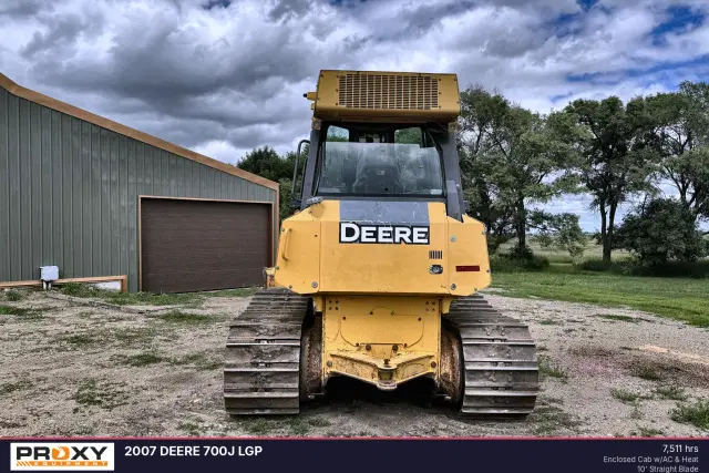 Image of John Deere 700J LGP equipment image 3