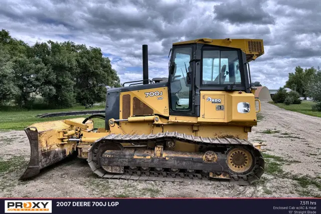 Image of John Deere 700J LGP equipment image 1