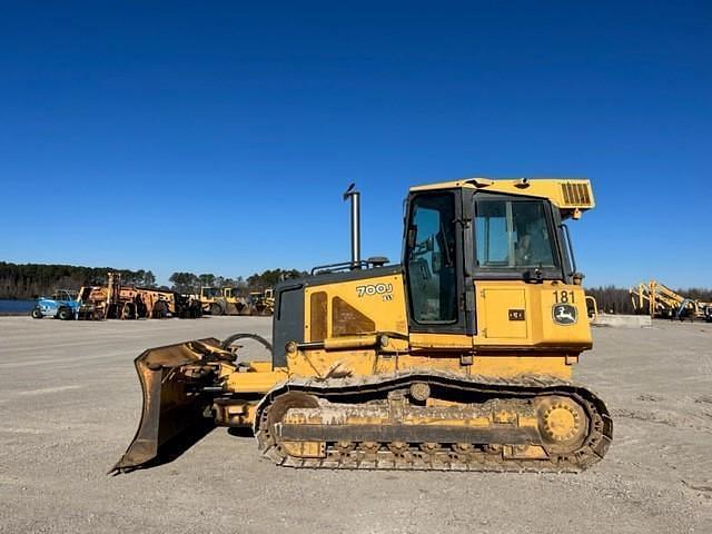 Image of John Deere 700J equipment image 2