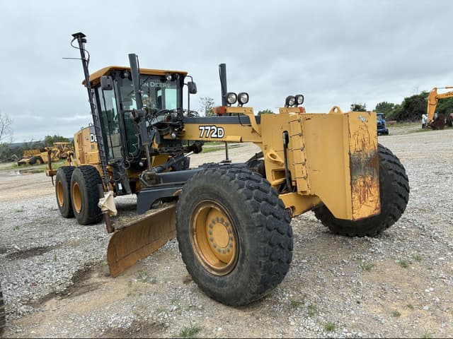 Image of John Deere 772D equipment image 1