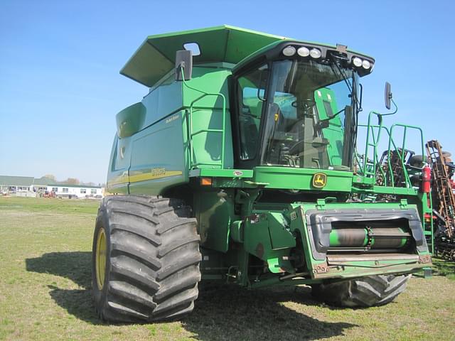 Image of John Deere 9760 STS equipment image 1