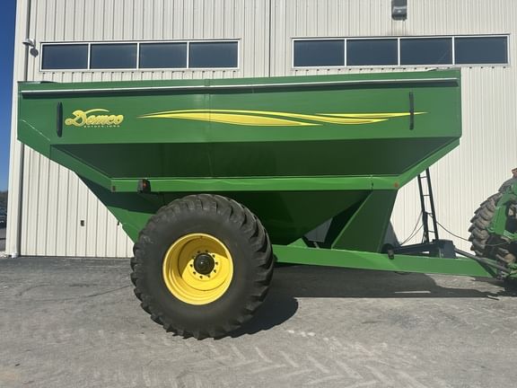 2007 Demco 800 Equipment Image0