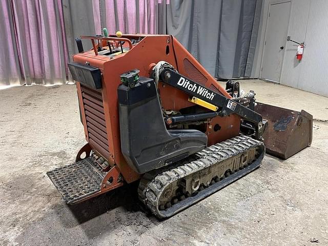 Image of Ditch Witch SK650 equipment image 4