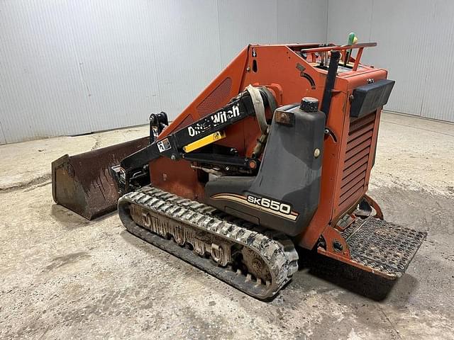 Image of Ditch Witch SK650 equipment image 2