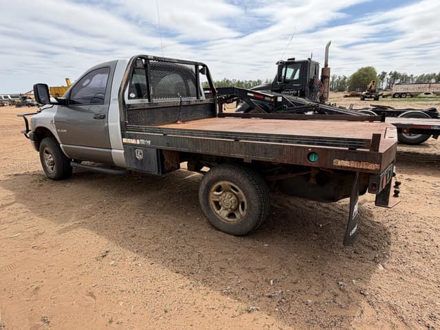 Image of Dodge Ram 2500 equipment image 4