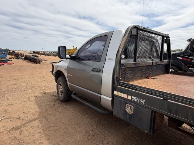 Image of Dodge Ram 2500 equipment image 3