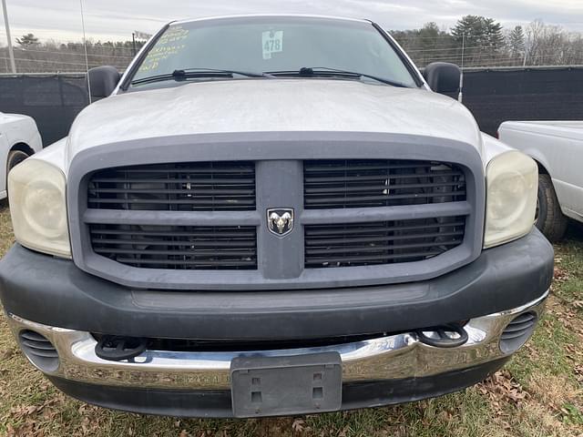 Image of Dodge Ram 2500 equipment image 2