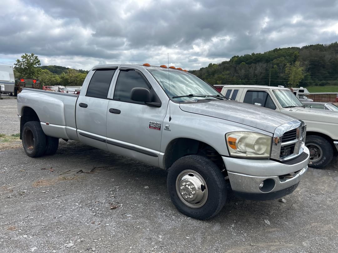 Image of Dodge Ram 3500 Primary image