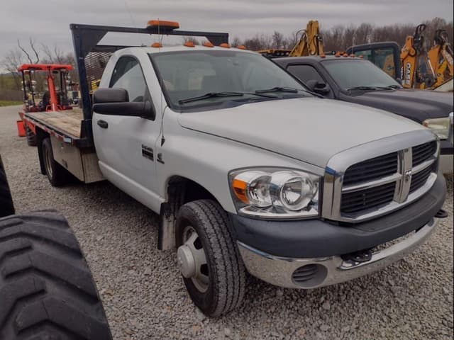 Image of Dodge Ram 3500 equipment image 1