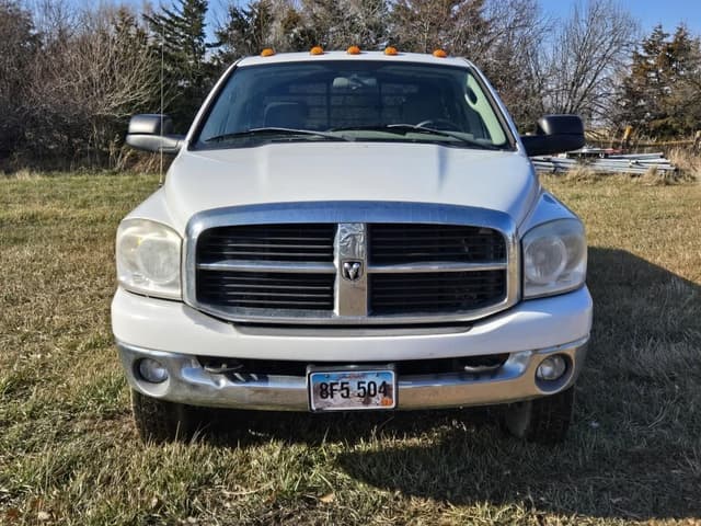 Image of Dodge Ram 3500 equipment image 1