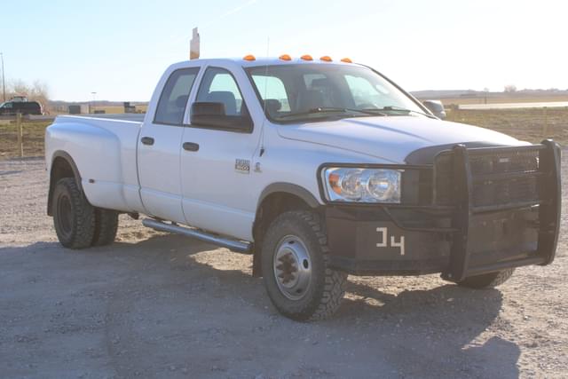 Image of Dodge Ram 3500 equipment image 3
