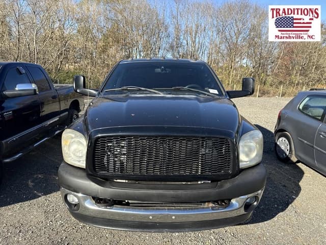 Image of Dodge Ram 3500 equipment image 3