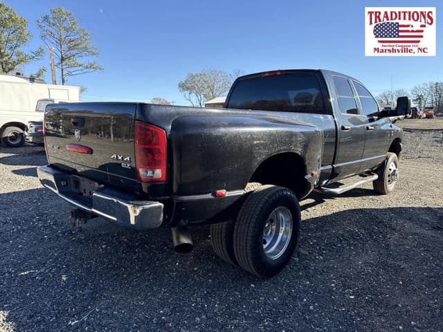 Image of Dodge Ram 3500 equipment image 4