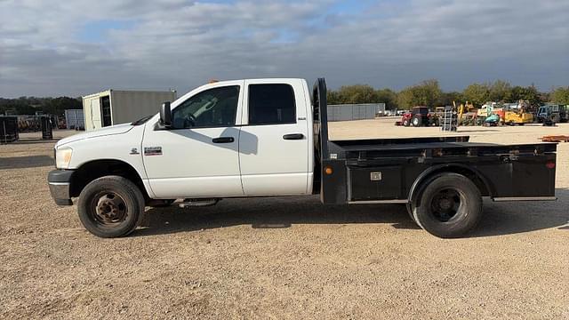 Image of Dodge Ram 3500 equipment image 1