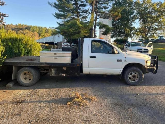 Image of Dodge Ram 3500 equipment image 3