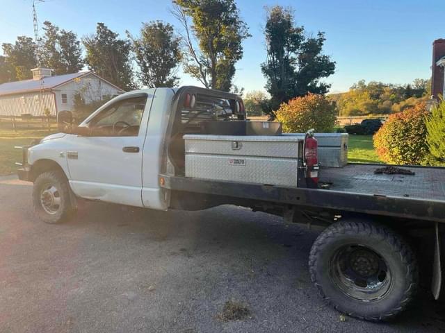Image of Dodge Ram 3500 equipment image 4