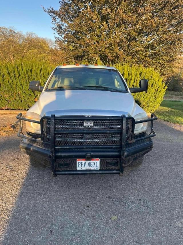 Image of Dodge Ram 3500 equipment image 1
