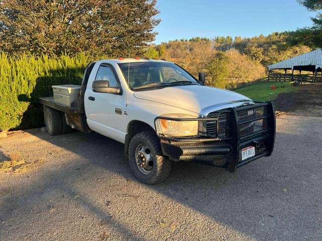 Image of Dodge Ram 3500 equipment image 2