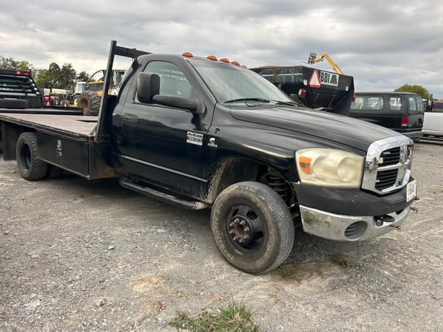 Image of Dodge Ram 3500 equipment image 1