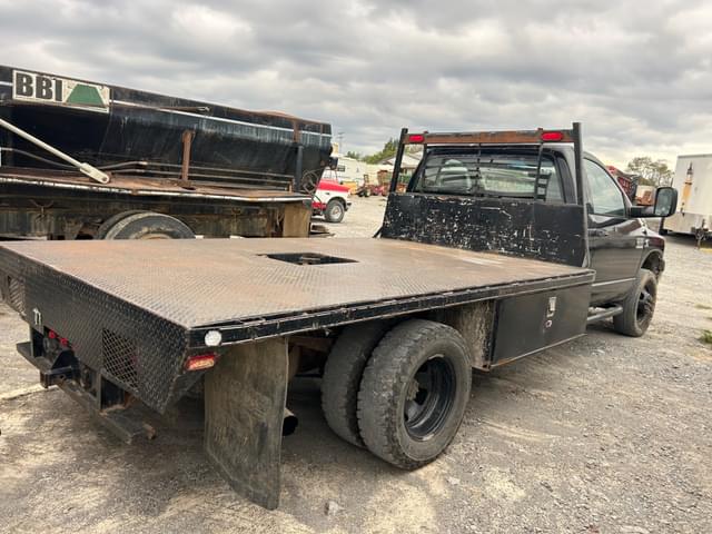 Image of Dodge Ram 3500 equipment image 3