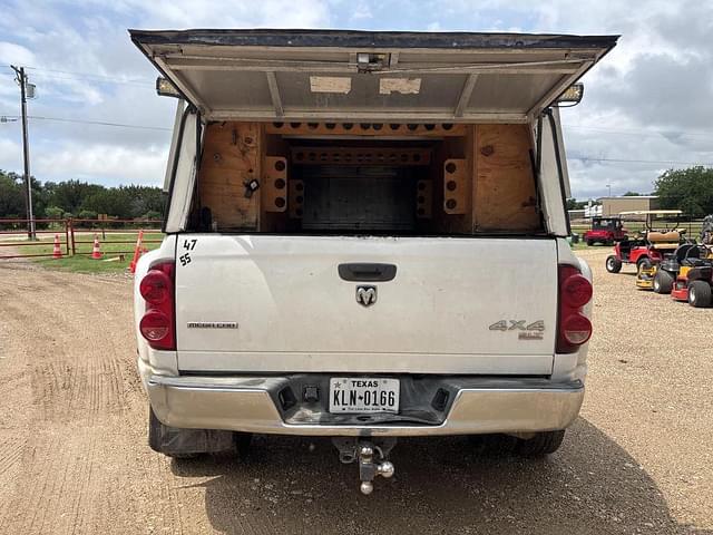 Image of Dodge Ram 3500 equipment image 3