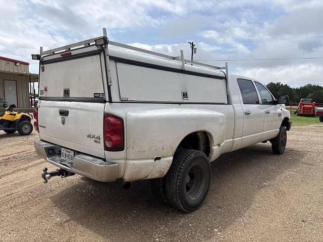 Image of Dodge Ram 3500 equipment image 4