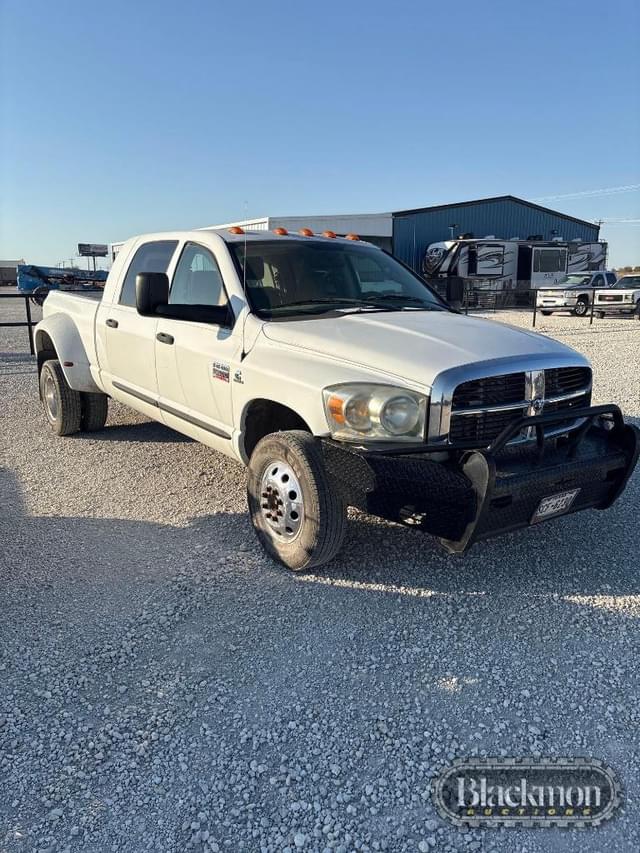 Image of Dodge Ram 3500 equipment image 3