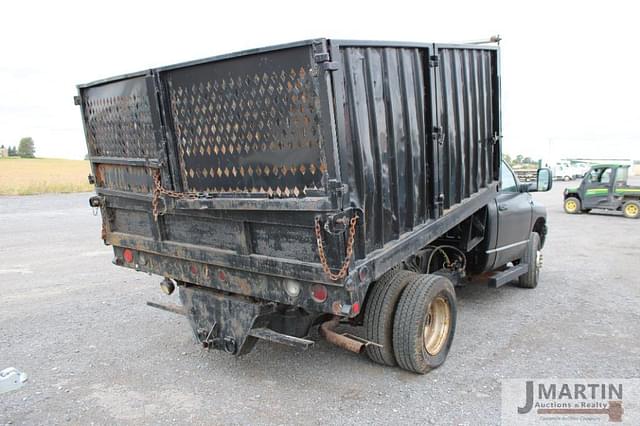 Image of Dodge Ram 3500 equipment image 2