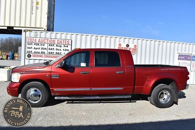 Image of Dodge Ram 3500 equipment image 3