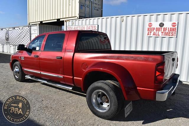 Image of Dodge Ram 3500 equipment image 4