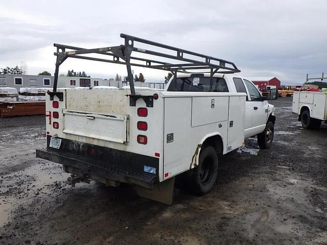 Image of Dodge Ram 3500HD equipment image 3