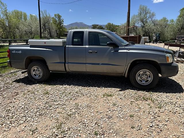 Image of Dodge Dakota equipment image 3