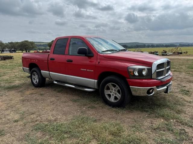 Image of Dodge Ram 1500 equipment image 3